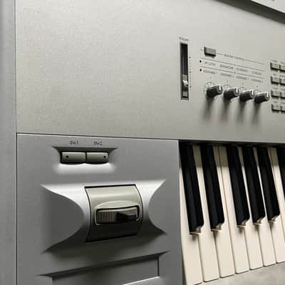 Korg Triton 61-Key 62-Voice Polyphonic Workstation 1999 - 2000 - Silver image 7
