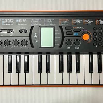 Casio SA-76 32-Key Mini Keyboard 2010s - Black