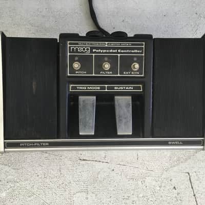 Moog Polymoog Keyboard 280a, pedal and case image 3