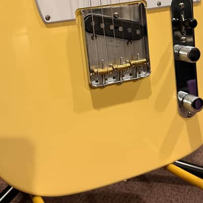 Fender Telecaster - American Performer 2022-2023 ish - Vintage White (yellow to me) image 5