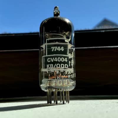 VINTAGE 1977 MULLARD 12AX7 / M8137 / CV4004 / M8137 / BOX PLATE MIL SPEC MADE IN THE UK MITCHAM FACTORY - VERY GOOD CONDITION image 3