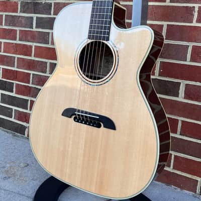 Alvarez Yairi Masterworks FYM70CE, OM, Sitka Spruce, Rosewood, LR Baggs VTC Element, Hardshell Case image 4