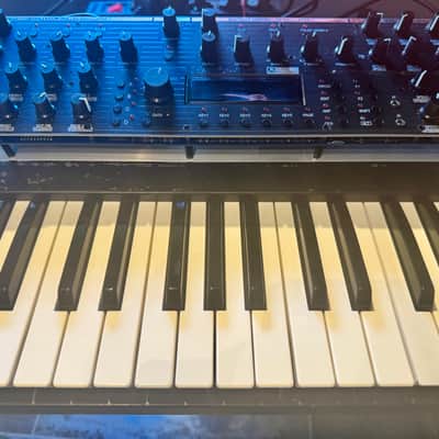 Oberheim Matrix 6 61-Key 6-Voice Synthesizer 1985 - Black