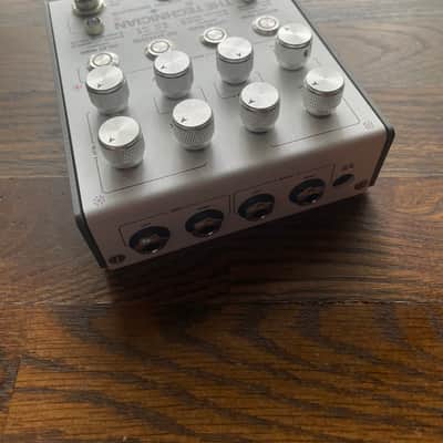 Matthews Effects The Technician Dual-Channel Auditory Manipulator 2024 - Present - White image 3