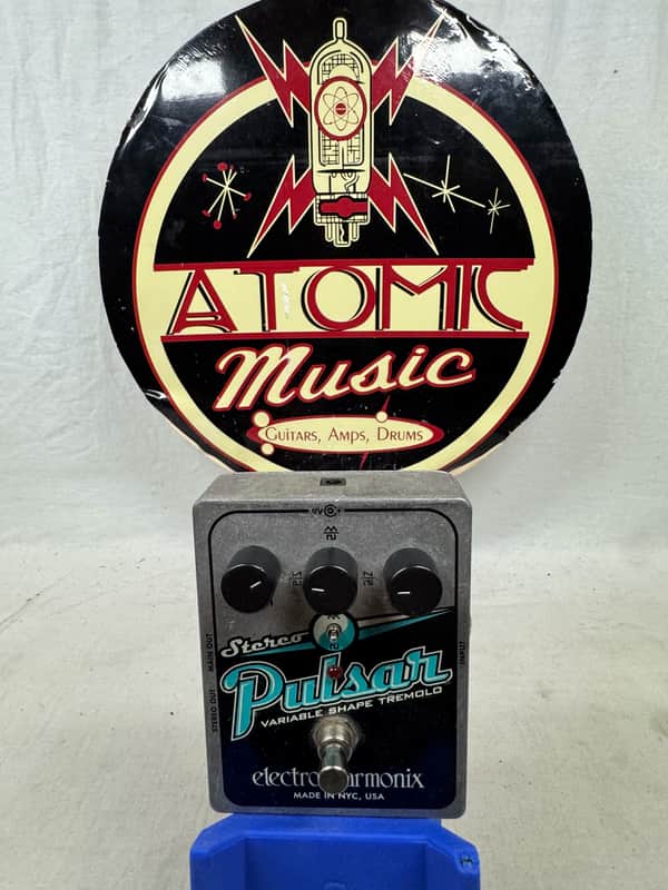 Electro-Harmonix Stereo Pulsar Variable Shape Tremolo Pedal