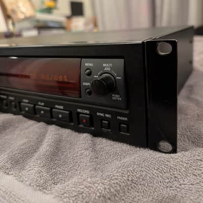 TASCAM CD-RW700 2000 - Black image 2