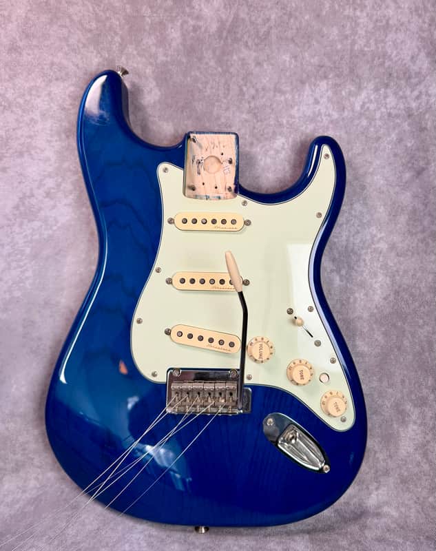Fender Deluxe Stratocaster Loaded Body w/Mini Switch 2017 - Saphire Blue image 1
