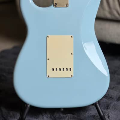 Fender Vintera '50s Stratocaster with Maple Fretboard 2019 - 2023 - Sonic Blue image 8