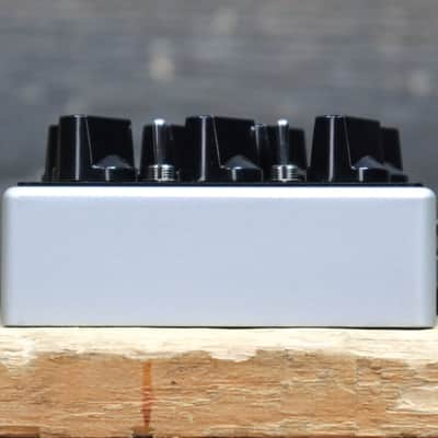 Darkglass Electronics Mucrotubes B7K v2 Analog Bass Preamp Effect Pedal image 7