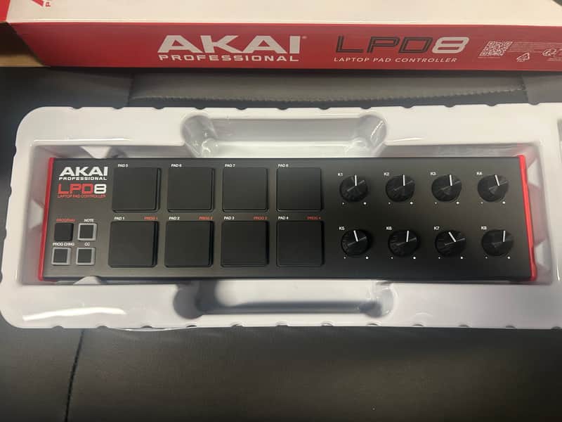 Akai LPD8 MKII MIDI Pad Controller 2022 - Present - Black image 1