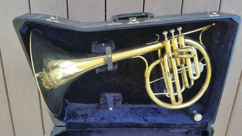 Conn alto horn (i.e., "peck" horn) E-flat -- unusual linear bell gold image 1