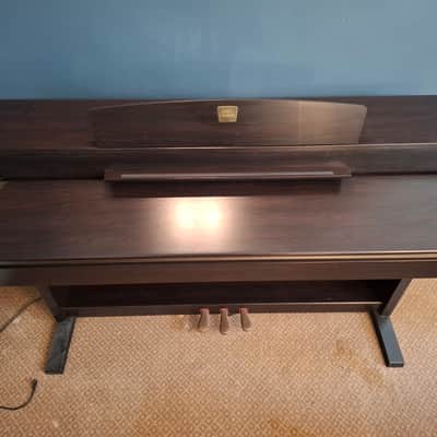 Yamaha CLP-330 Clavinova 88-Key Digital Piano 2020 - Present - Black image 3