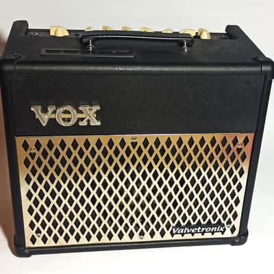 【VOX】Valvetronix VT15ギターアンプ Vox Valvetronix VT15 Watt Amp Demo And Review - YouTube