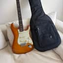Fender American Performer Stratocaster with Rosewood Fretboard 2018 - Present - Honeyburst