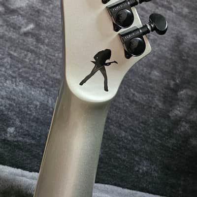 Kramer Dave Mustaine Signature Vanguard 2023 - Present - Silver Metallic image 9
