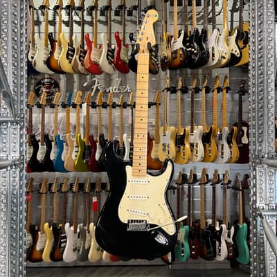 Fender American Stratocaster 2002 Black Mn image 2