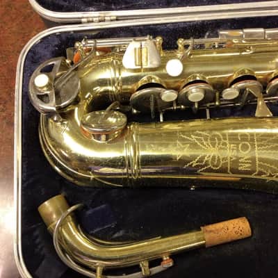 VINTAGE CONN SHOOTING STARS ALTO SAXOPHONE mid 76s - LACQUERED w/CASE image 4