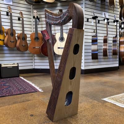Roosebeck Heather Harp 22-String Chelby Levers Knotwork image 3