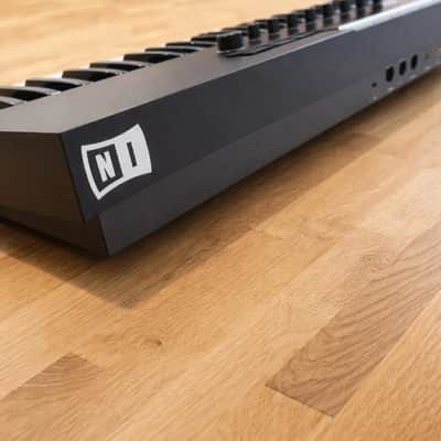 Native Instruments Komplete Kontrol S49 Mk2 + Komplete 12 Bundle image 10