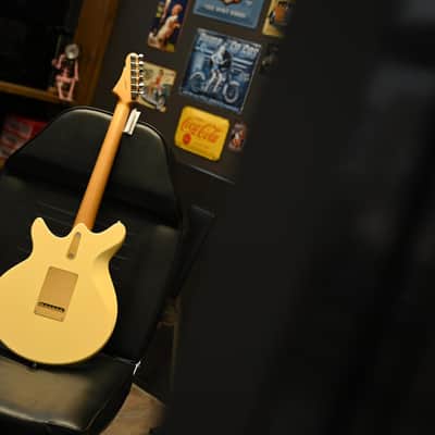 Eastman Fullertone DC'62 - Desert Sand image 5