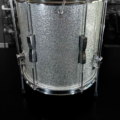Ludwig No. 996-1 Club Date Outfit Drum Set (8x12"/14x14"/14x20") w/ Keystone Badges 1967 - Silver Sparkle image 11