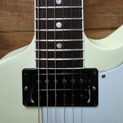 Gibson USA 70's Explorer - Classic White w/Case image 10
