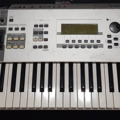 Yamaha Motif 7 Keyboard Synthesizer Workstation image 3