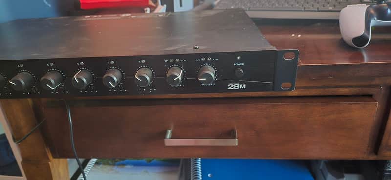 Crown 28m 2008 - Black image 1