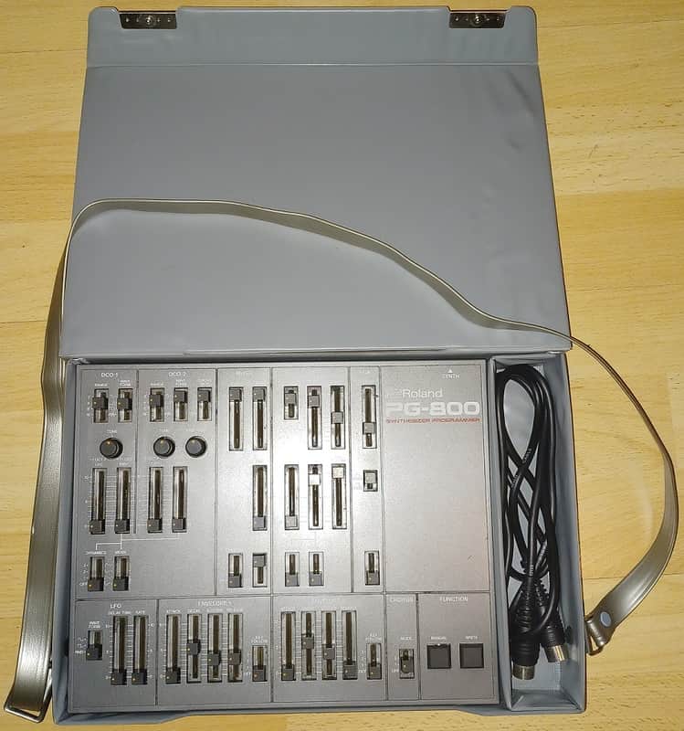Roland PG-800 Synthesizer Programmer