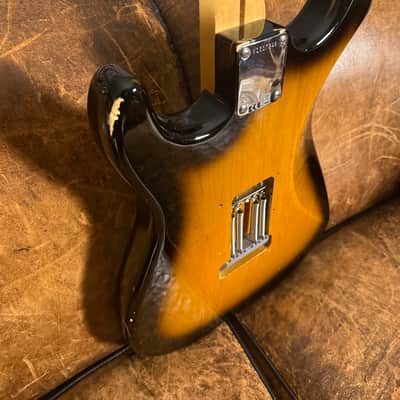 Fender 60th Anniversary American Vintage '54 Stratocaster 2014 - 2-Color Sunburst image 8