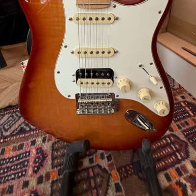 Fender Player Stratocaster HSS Plus Top with Maple Fretboard 2019 - 2021 - Sienna Sunburst image 4
