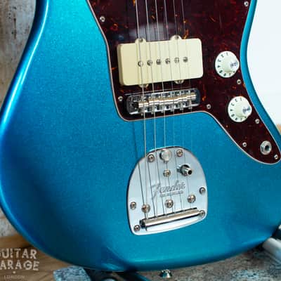 Fender USA American Professional Jazzmaster Blue Sparkle Metallic offset guitar - AVRI neck - p90 image 8