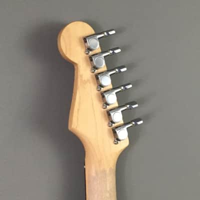 Vintage Fender Japan Strat MIJ 62RI Olympic White Reverse Nitro Relic Neck Hendrix Tribute Rare Guitar 7.6 lb Tweed HSC image 12