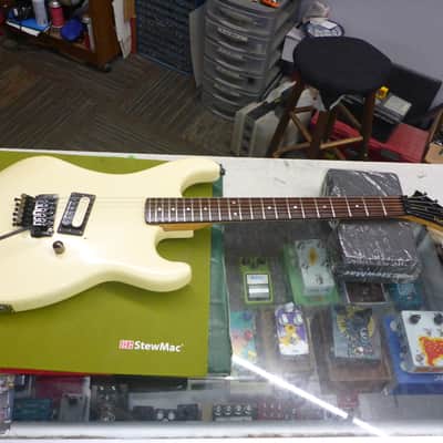 Kramer Player Grade Baretta I : Leveled ,Crowned & Dressed Frets 1985 - white image 1