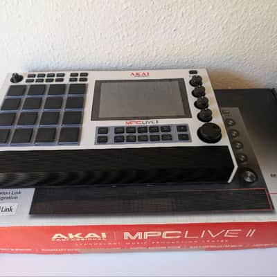 Akai MPC Live II + Skin Retro + Decksaver + SD Expansiones image 6