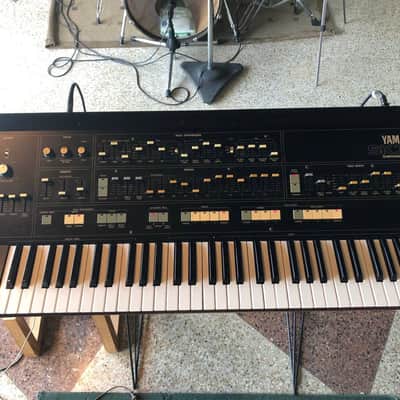 Yamaha SK30 70s with original hardcase