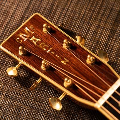 Martin OM-42 – Low Profile Neck – Sitka Spruce / East Indian Rosewood – Original Martin Hardshell Case image 6