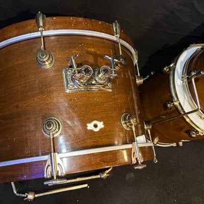 Camco Los Angeles 22, 12, 13, and 16" set owned by endorser Maury Baker 1970's - Walnut with Gold Hardware Bild 2