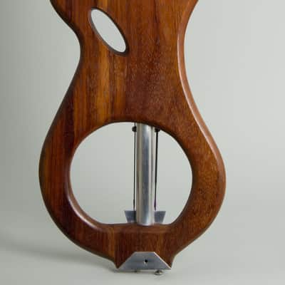 Wandre  Rock Basso Solid Body Electric Bass Guitar (1961), black tolex hard shell case. image 4