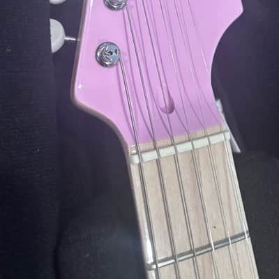 Squier Hello Kitty Stratocaster 2024 - Present - Pink image 3