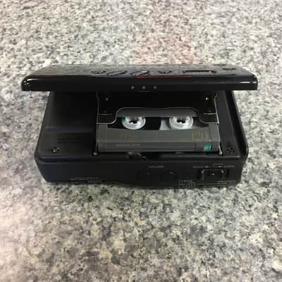 Sony TCD-D8 Portable DAT Recorder w/ Case image 8
