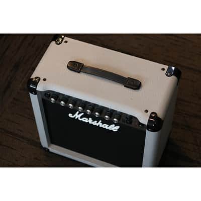 Marshall MG15DFX Silver Ltd Edition 2008 image 4