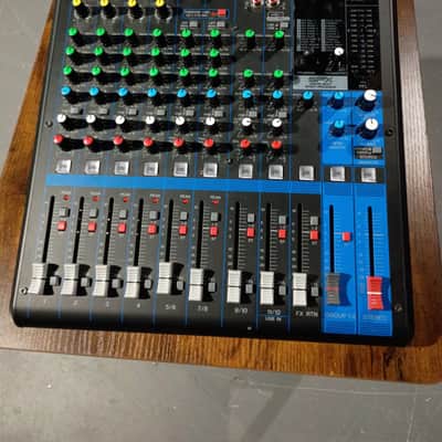 Yamaha MG12XU 12-Channel Analog Mixer 2016 - Present - Black image 1