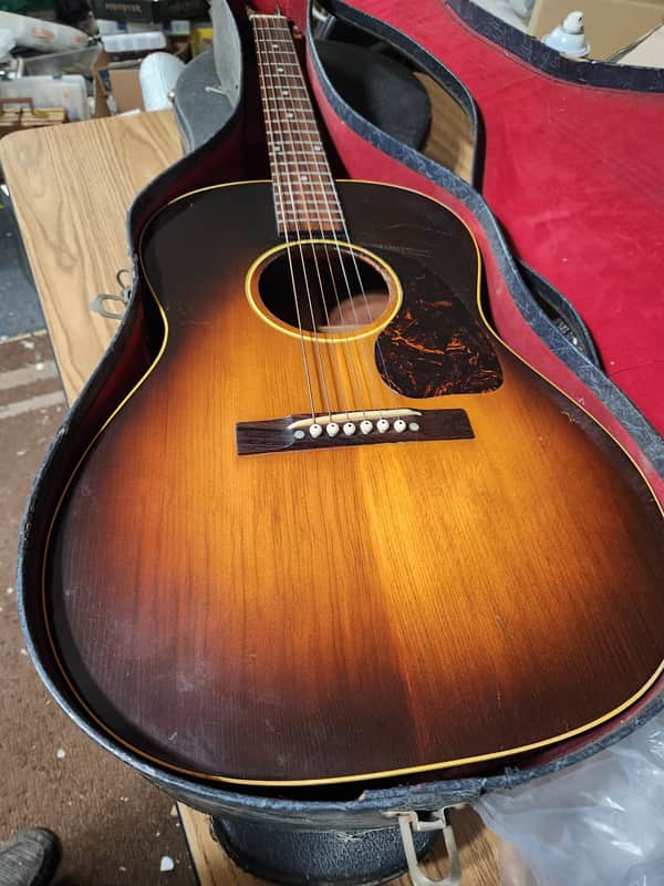 Gibson LG-2 1946 - 1949 - Sunburst image 1