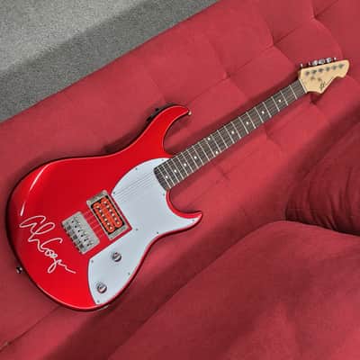 Peavey Rockmaster Electric Guitar Signed by Alice Cooper - Red image 1