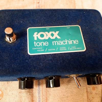 foxx tone machine クローン　ハンドメイド　オクターブファズ The Foxx Tone Machine Was the Fuzz of Choice for Peter Frampton