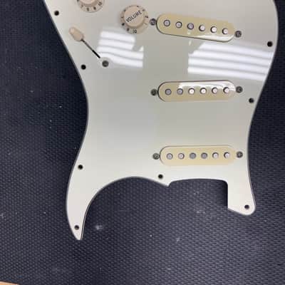 Fender 099-2340-509 Custom Shop Fat '50s Stratocaster 11-Hole Pickguard 3-Ply Pre-Wired 2010s - Parchment image 2