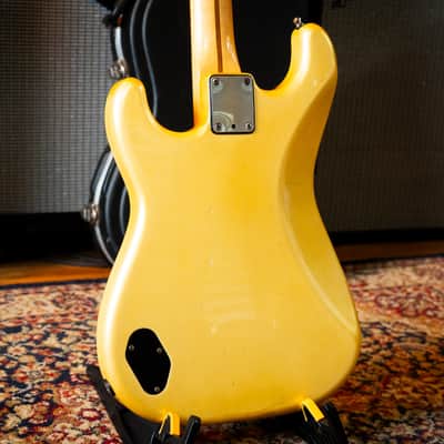 Fender Contemporary Series Stratocaster Deluxe HSS 1985 - 1987 - Frost White image 9