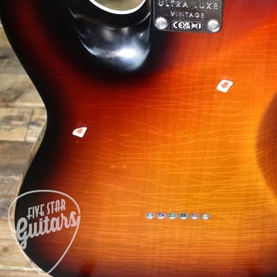 Pre-Owned Fender American Ultra Luxe Vintage '60s Custom Telecaster - 3-Color Sunburst with Hardshell Case image 19