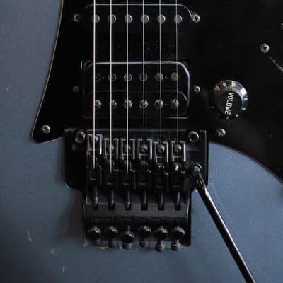 1987 Ibanez RG 550 Guitar, Metallic Blue + hard case image 4